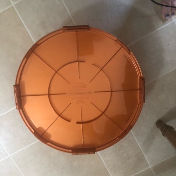 Lock & Lock Portable Round 10.6 QT Cake Cupcake Carrier Dk Orange Travel HLS110 - Picture 3 of 8